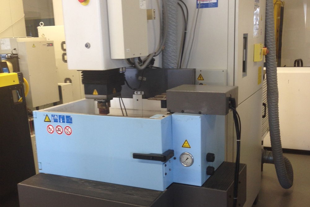 AGIE Compact 1 Werkzeugmaschine Senkerodiermaschinee