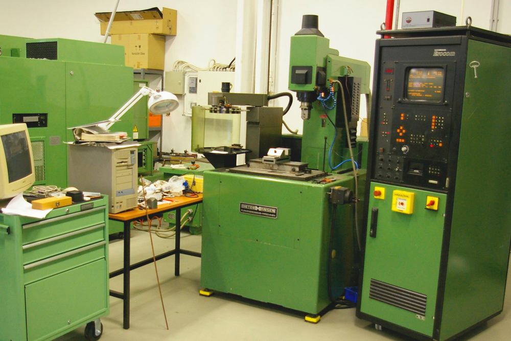 Dieter Hansen 600 S/NC Werkzeugmaschine Senkerodiermaschine